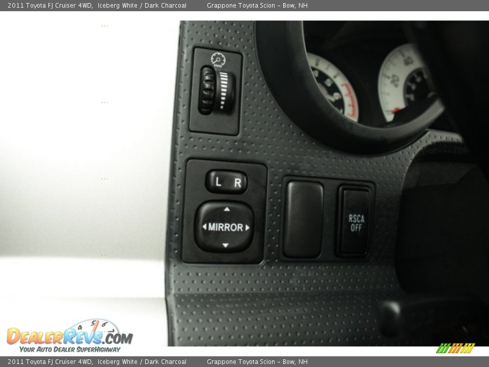 2011 Toyota FJ Cruiser 4WD Iceberg White / Dark Charcoal Photo #19