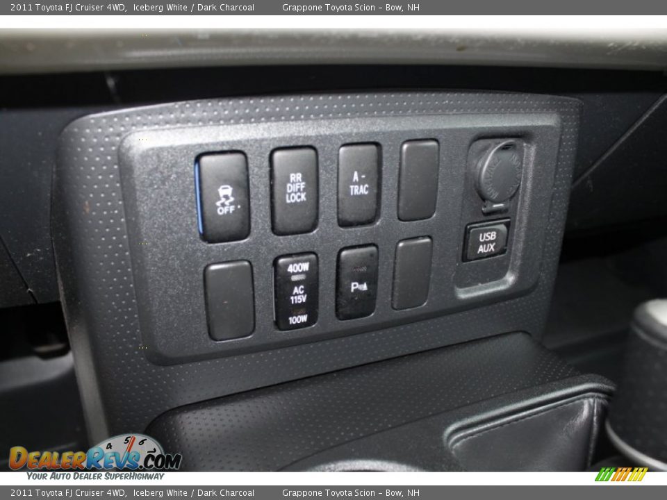 2011 Toyota FJ Cruiser 4WD Iceberg White / Dark Charcoal Photo #24
