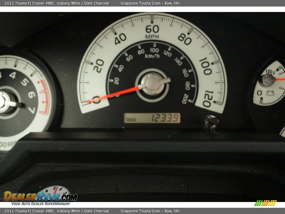 2011 Toyota FJ Cruiser 4WD Iceberg White / Dark Charcoal Photo #25