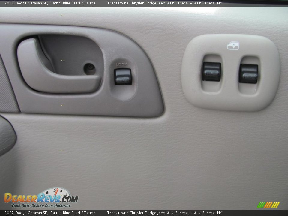 2002 Dodge Caravan SE Patriot Blue Pearl / Taupe Photo #7