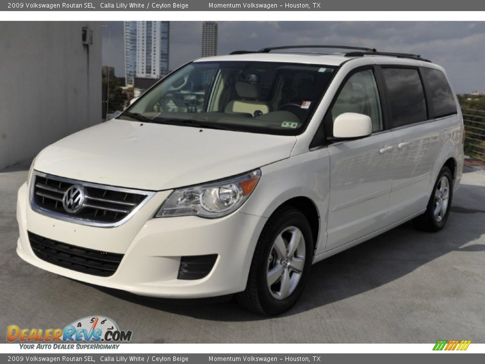 2009 Volkswagen Routan SEL Calla Lilly White / Ceylon Beige Photo #3