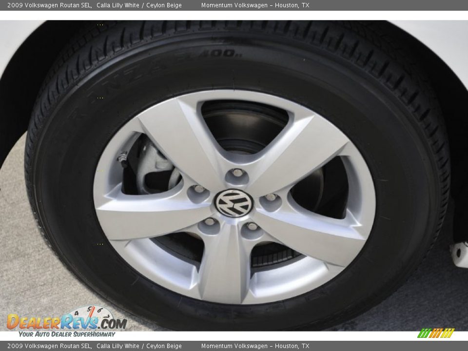 2009 Volkswagen Routan SEL Calla Lilly White / Ceylon Beige Photo #4