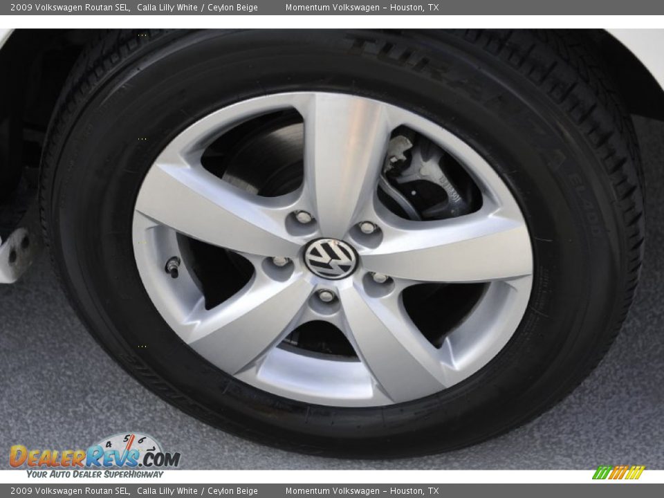 2009 Volkswagen Routan SEL Calla Lilly White / Ceylon Beige Photo #5