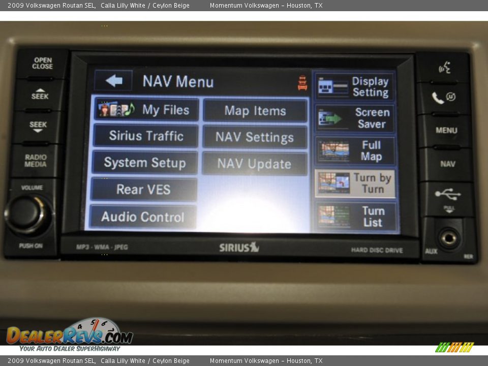 2009 Volkswagen Routan SEL Calla Lilly White / Ceylon Beige Photo #26