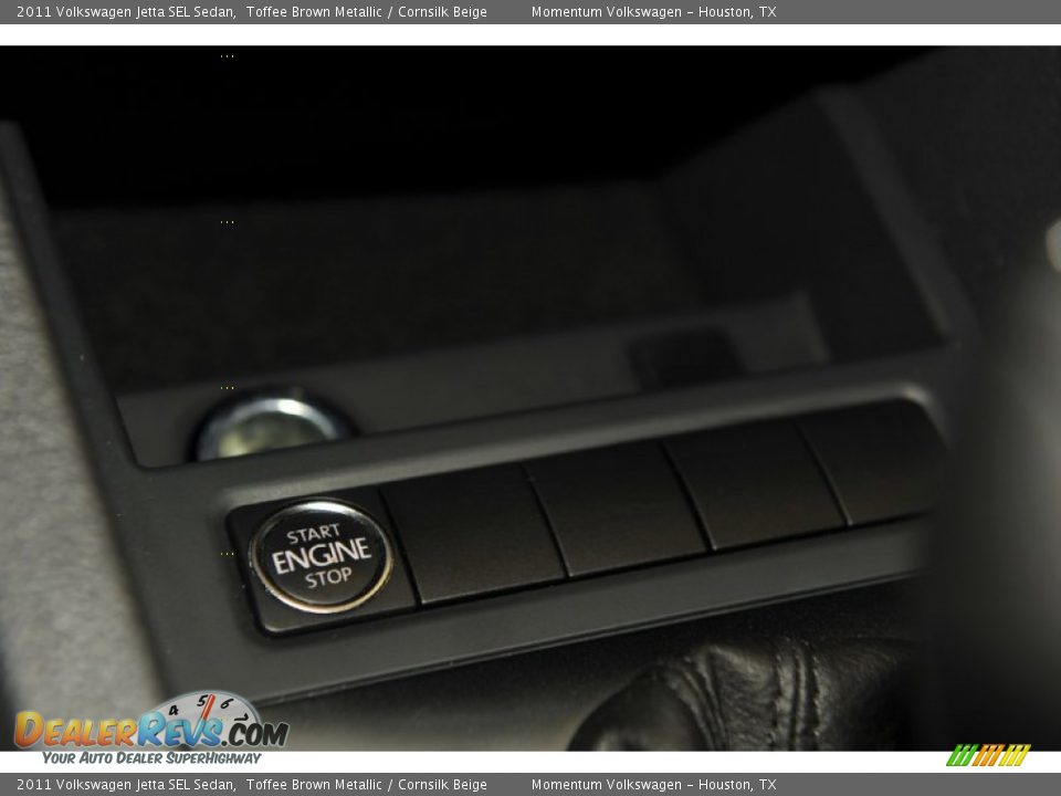 2011 Volkswagen Jetta SEL Sedan Toffee Brown Metallic / Cornsilk Beige Photo #17
