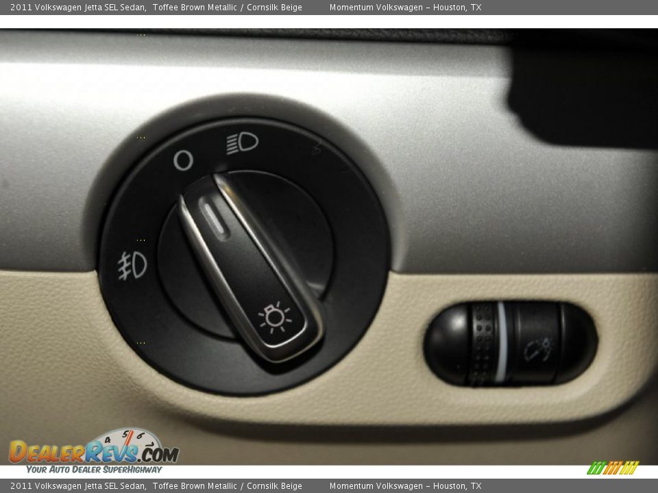 2011 Volkswagen Jetta SEL Sedan Toffee Brown Metallic / Cornsilk Beige Photo #22