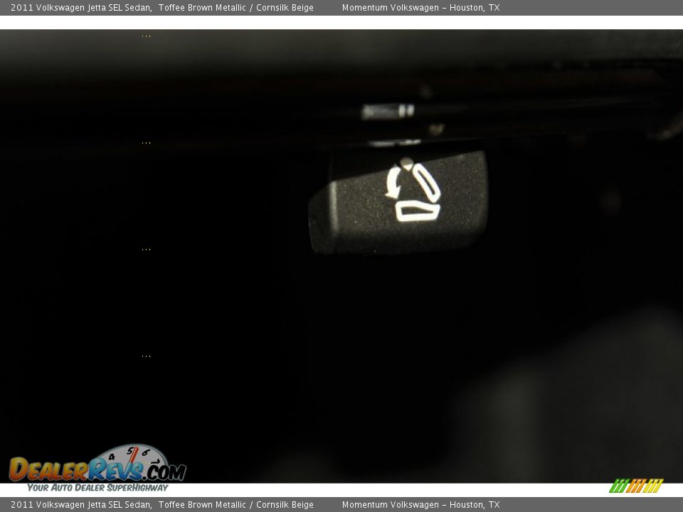 2011 Volkswagen Jetta SEL Sedan Toffee Brown Metallic / Cornsilk Beige Photo #32