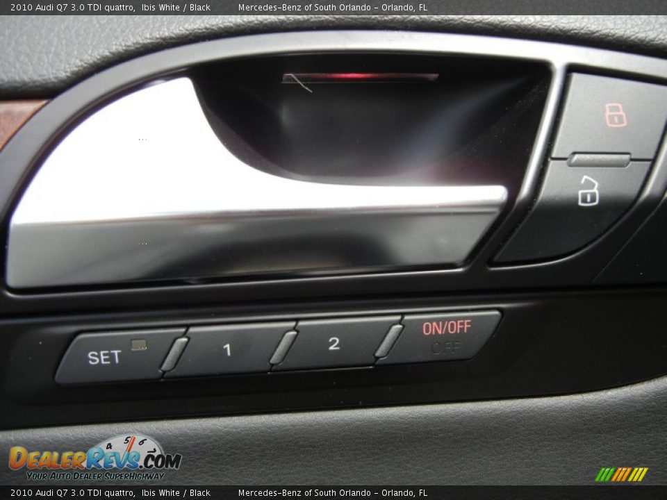 Controls of 2010 Audi Q7 3.0 TDI quattro Photo #15