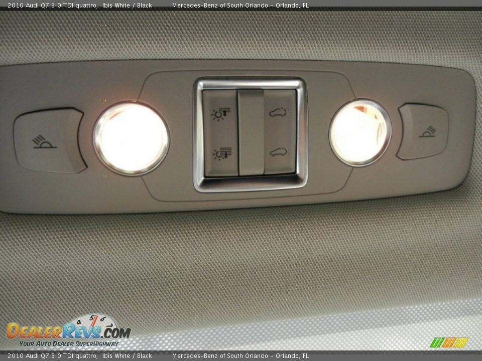 Controls of 2010 Audi Q7 3.0 TDI quattro Photo #24