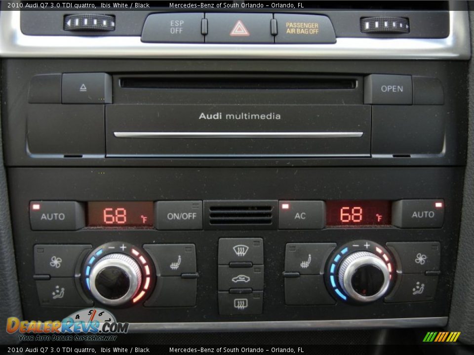 Controls of 2010 Audi Q7 3.0 TDI quattro Photo #30