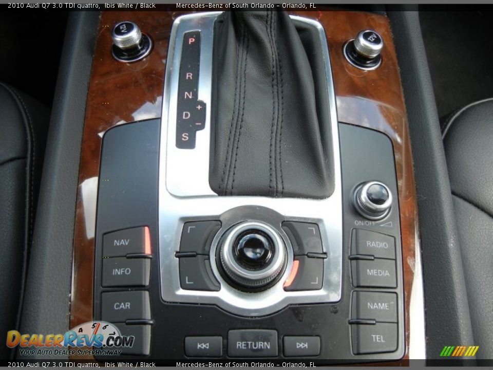 Controls of 2010 Audi Q7 3.0 TDI quattro Photo #31