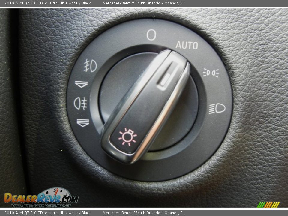 Controls of 2010 Audi Q7 3.0 TDI quattro Photo #33