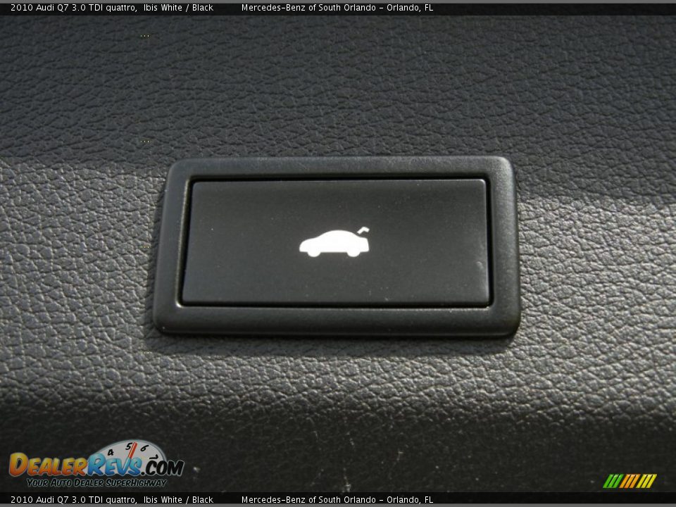 Controls of 2010 Audi Q7 3.0 TDI quattro Photo #36