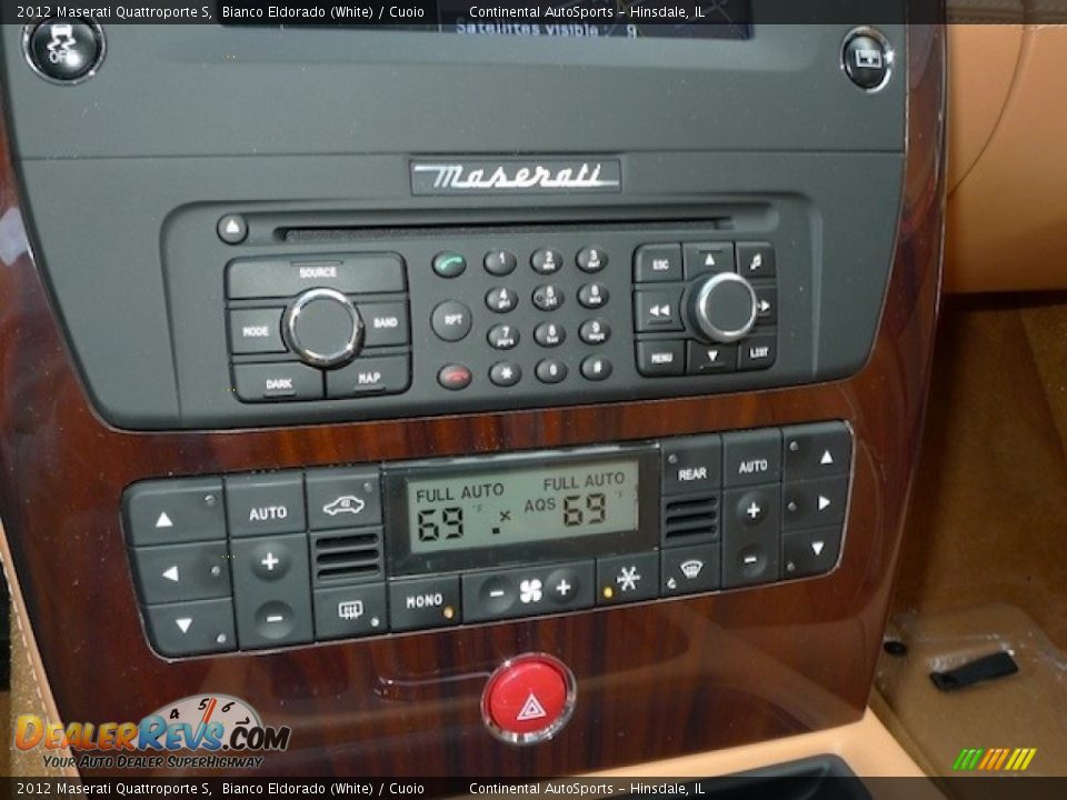 Controls of 2012 Maserati Quattroporte S Photo #24