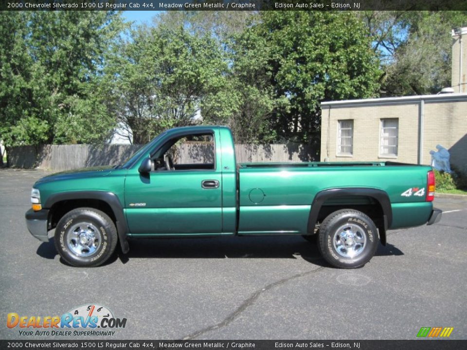 2000 Chevrolet Silverado 1500 LS Regular Cab 4x4 Meadow Green Metallic / Graphite Photo #1