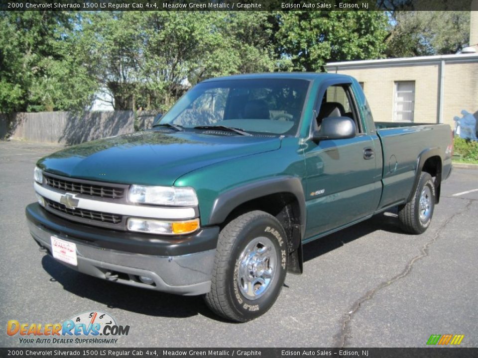 2000 Chevrolet Silverado 1500 LS Regular Cab 4x4 Meadow Green Metallic / Graphite Photo #2