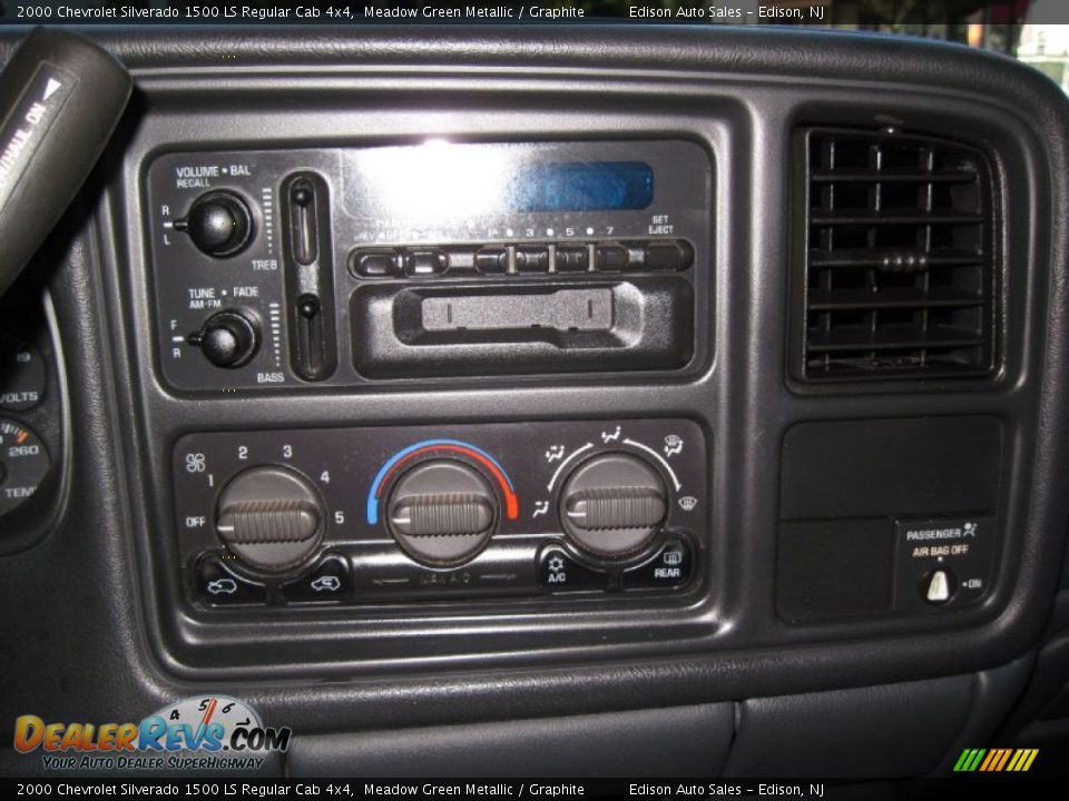 2000 Chevrolet Silverado 1500 LS Regular Cab 4x4 Meadow Green Metallic / Graphite Photo #18