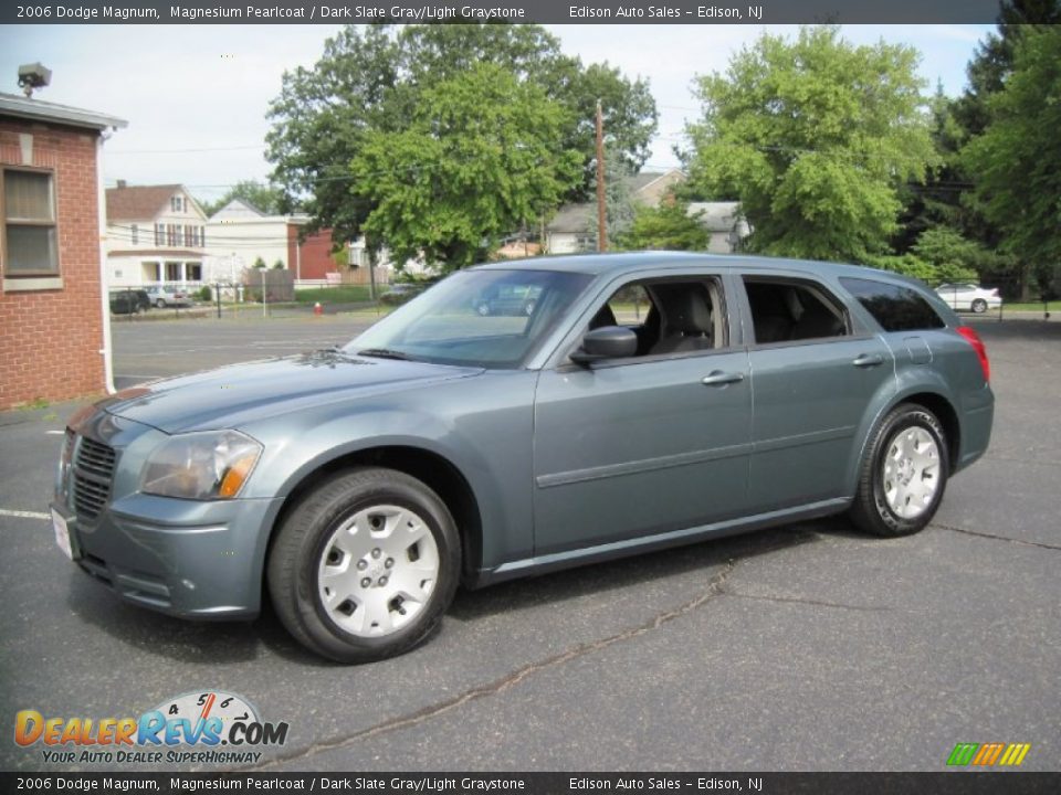 2006 Dodge Magnum Magnesium Pearlcoat / Dark Slate Gray/Light Graystone Photo #2