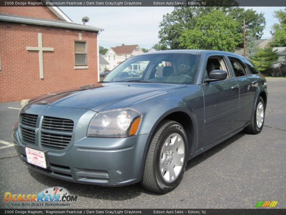 2006 Dodge Magnum Magnesium Pearlcoat / Dark Slate Gray/Light Graystone Photo #3