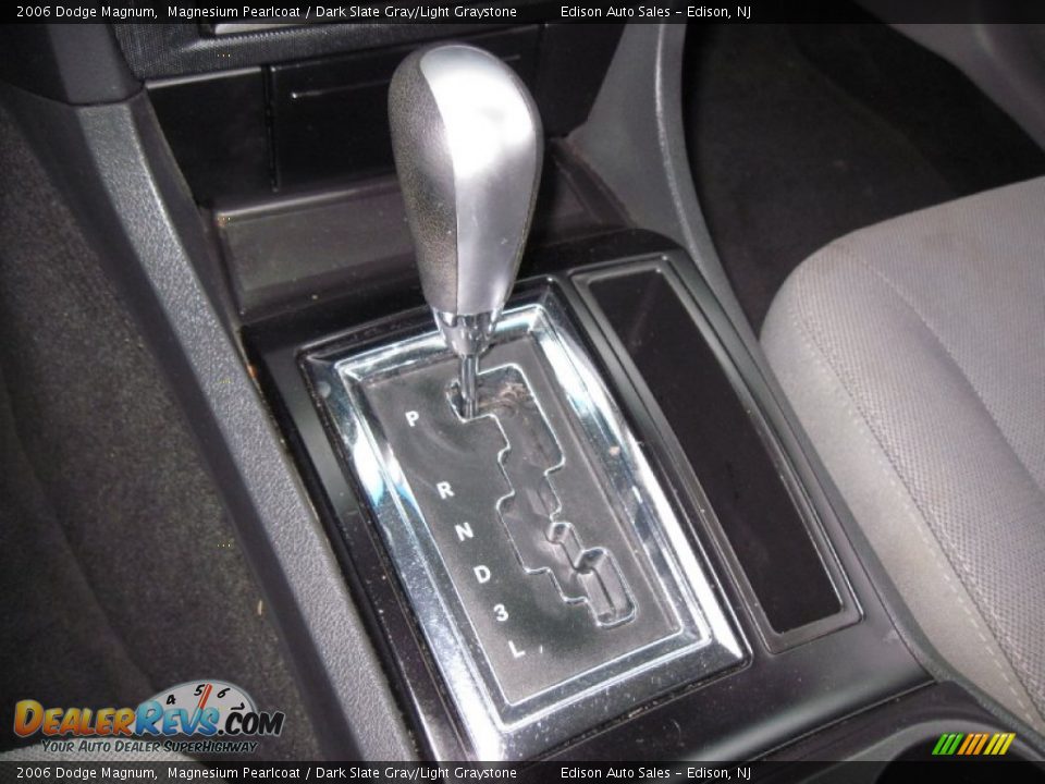 2006 Dodge Magnum Magnesium Pearlcoat / Dark Slate Gray/Light Graystone Photo #19