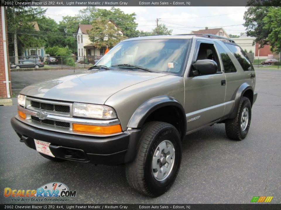 2002 Chevrolet Blazer LS ZR2 4x4 Light Pewter Metallic / Medium Gray Photo #2