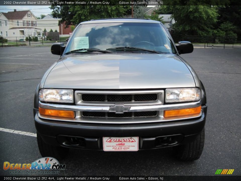 2002 Chevrolet Blazer LS ZR2 4x4 Light Pewter Metallic / Medium Gray Photo #12