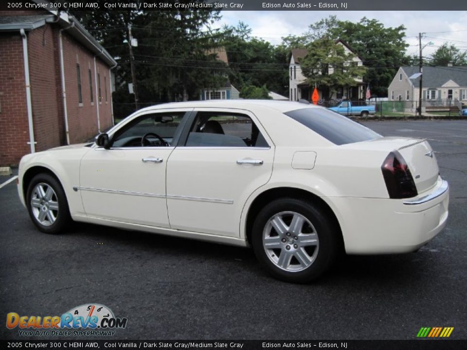 2005 Chrysler 300 C HEMI AWD Cool Vanilla / Dark Slate Gray/Medium Slate Gray Photo #4