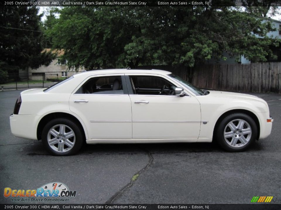 Cool Vanilla 2005 Chrysler 300 C HEMI AWD Photo #9