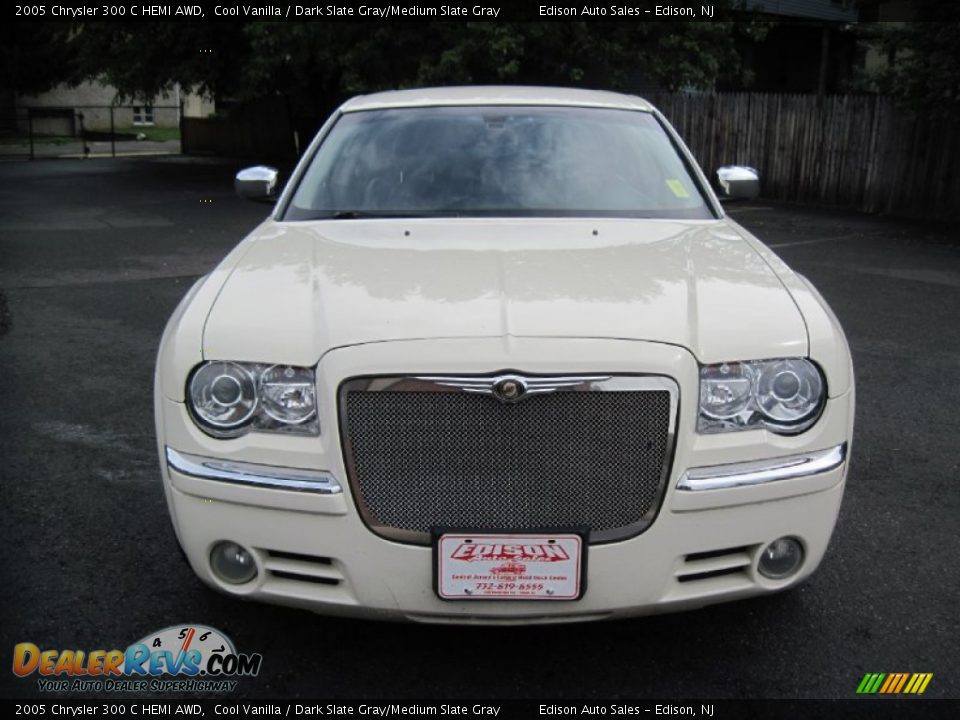 2005 Chrysler 300 C HEMI AWD Cool Vanilla / Dark Slate Gray/Medium Slate Gray Photo #12