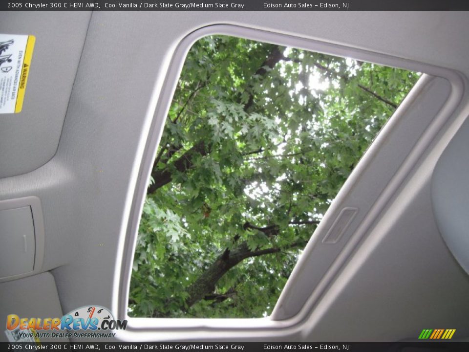 Sunroof of 2005 Chrysler 300 C HEMI AWD Photo #19