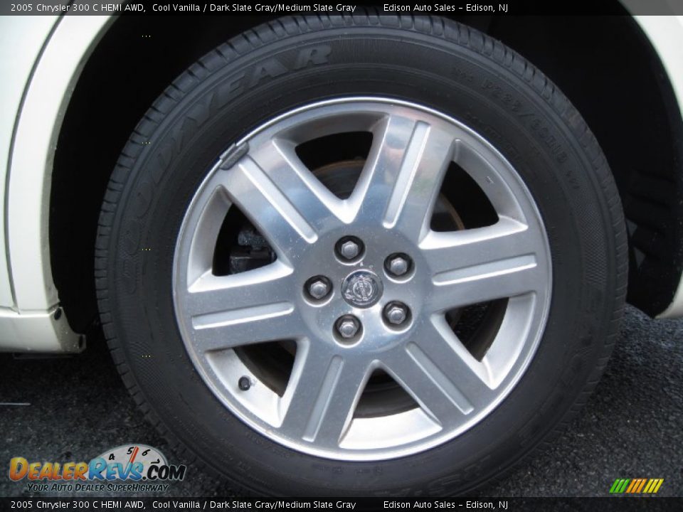 2005 Chrysler 300 C HEMI AWD Wheel Photo #34