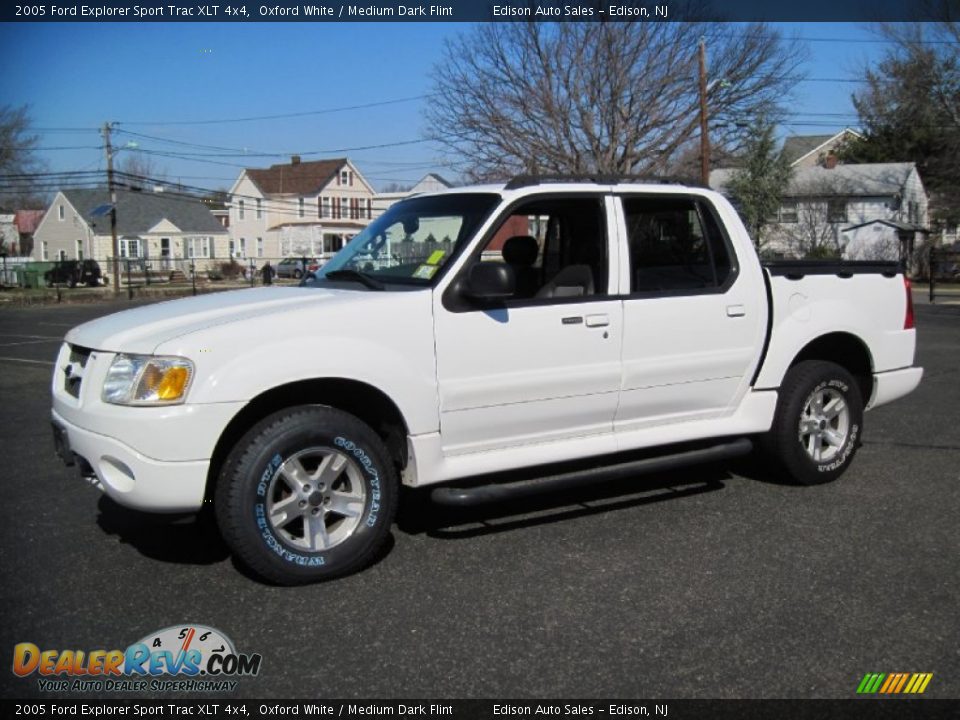 2005 Ford Explorer Sport Trac XLT 4x4 Oxford White / Medium Dark Flint Photo #1