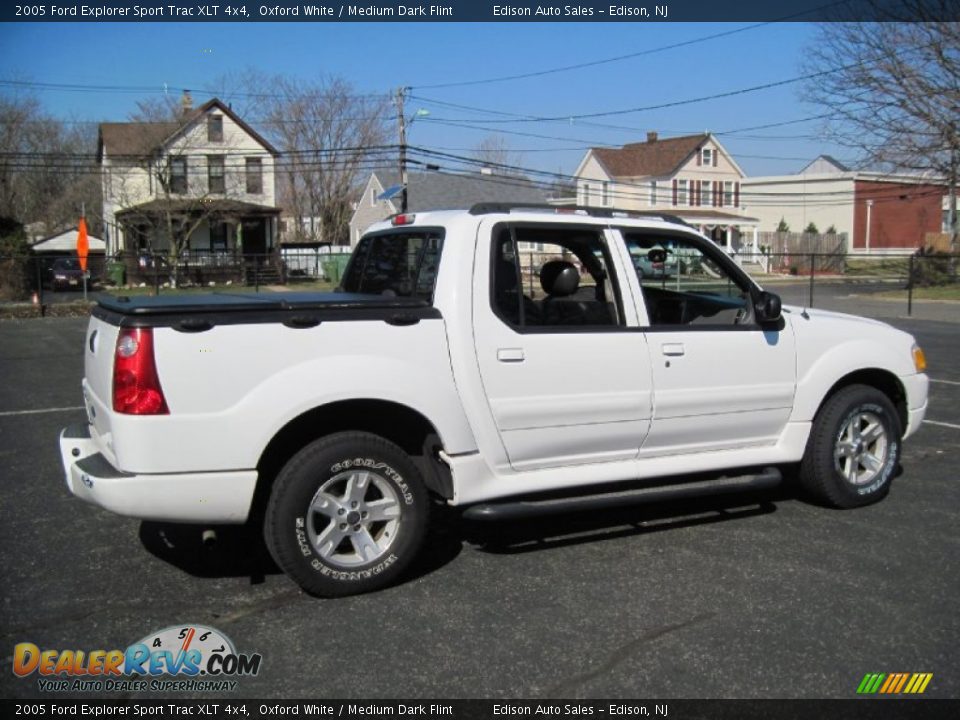 2005 Ford Explorer Sport Trac XLT 4x4 Oxford White / Medium Dark Flint Photo #8