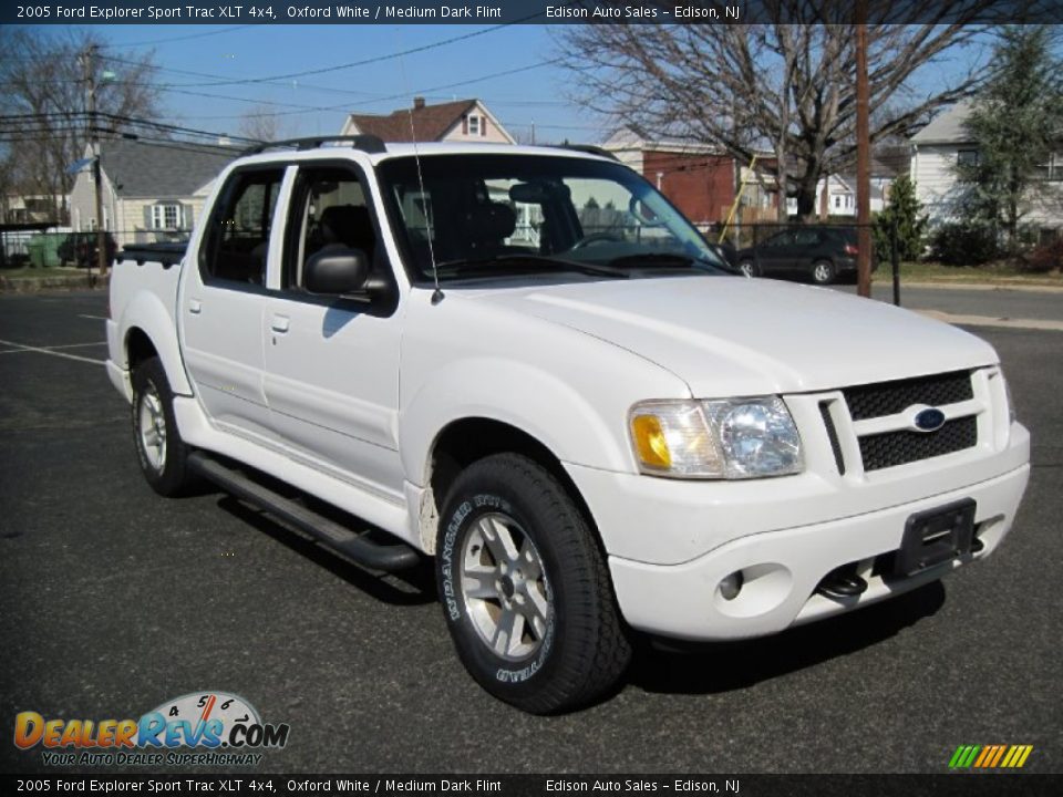 2005 Ford Explorer Sport Trac XLT 4x4 Oxford White / Medium Dark Flint Photo #11