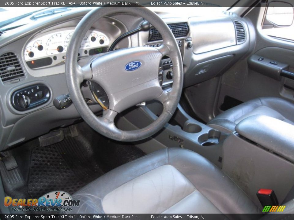 2005 Ford Explorer Sport Trac XLT 4x4 Oxford White / Medium Dark Flint Photo #15