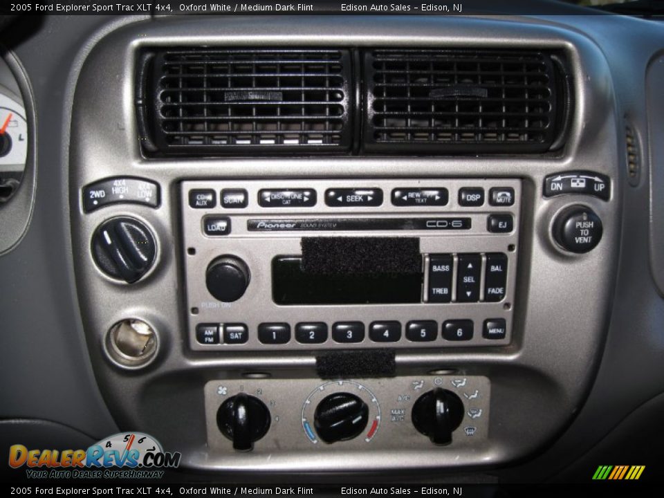 2005 Ford Explorer Sport Trac XLT 4x4 Oxford White / Medium Dark Flint Photo #20