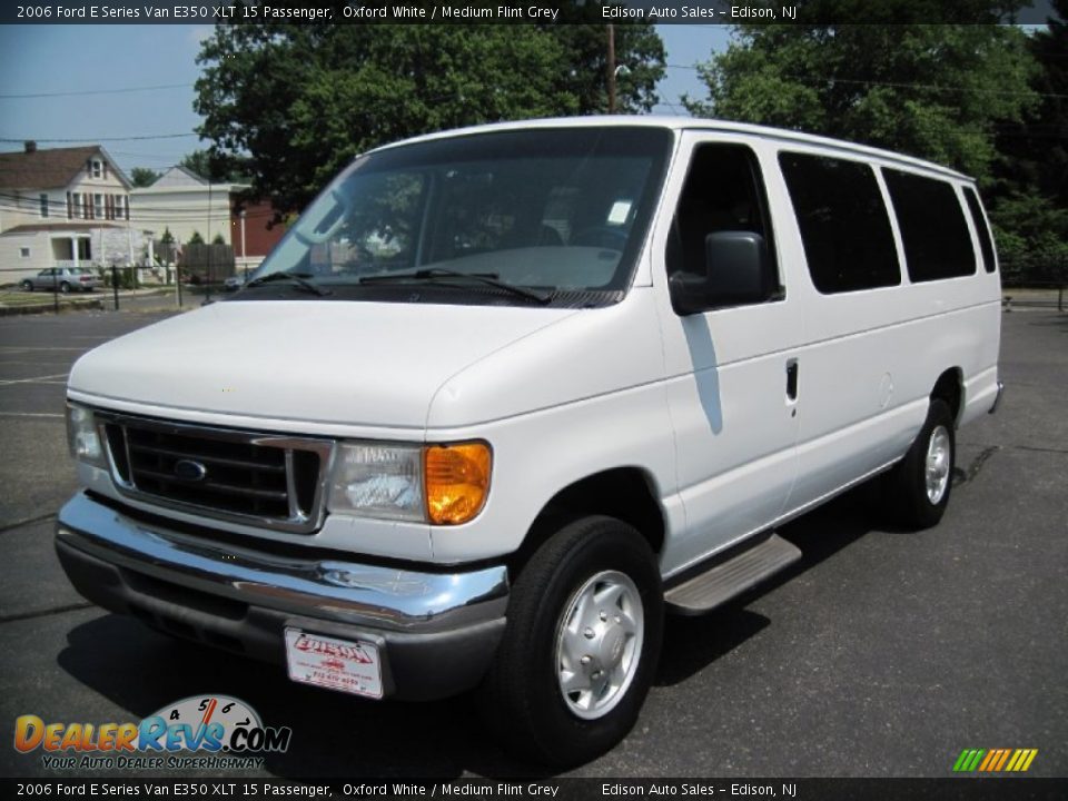 2006 Ford E Series Van E350 XLT 15 Passenger Oxford White / Medium Flint Grey Photo #2