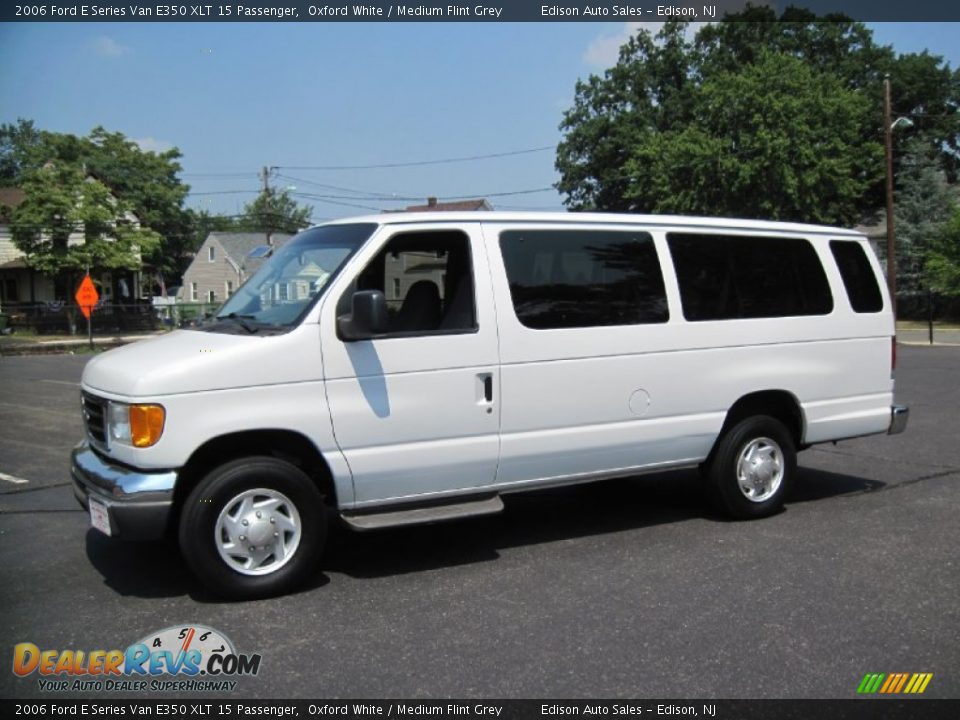 2006 Ford E Series Van E350 XLT 15 Passenger Oxford White / Medium Flint Grey Photo #3