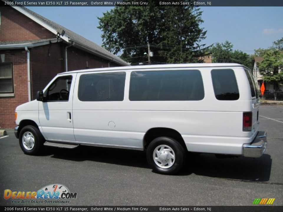 2006 Ford E Series Van E350 XLT 15 Passenger Oxford White / Medium Flint Grey Photo #4