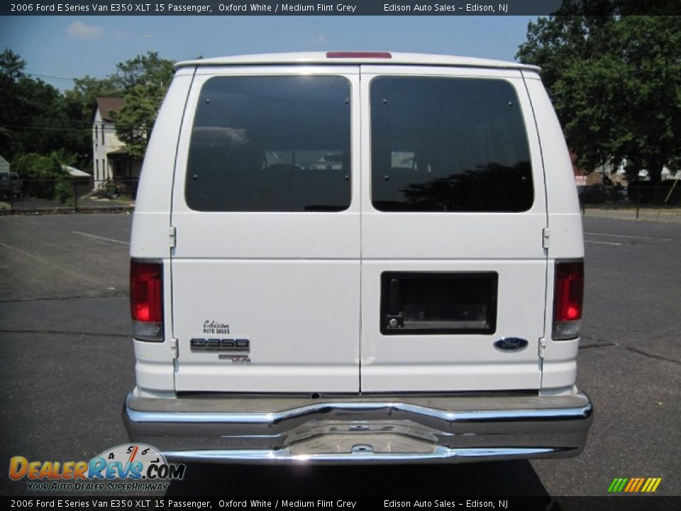 2006 Ford E Series Van E350 XLT 15 Passenger Oxford White / Medium Flint Grey Photo #6