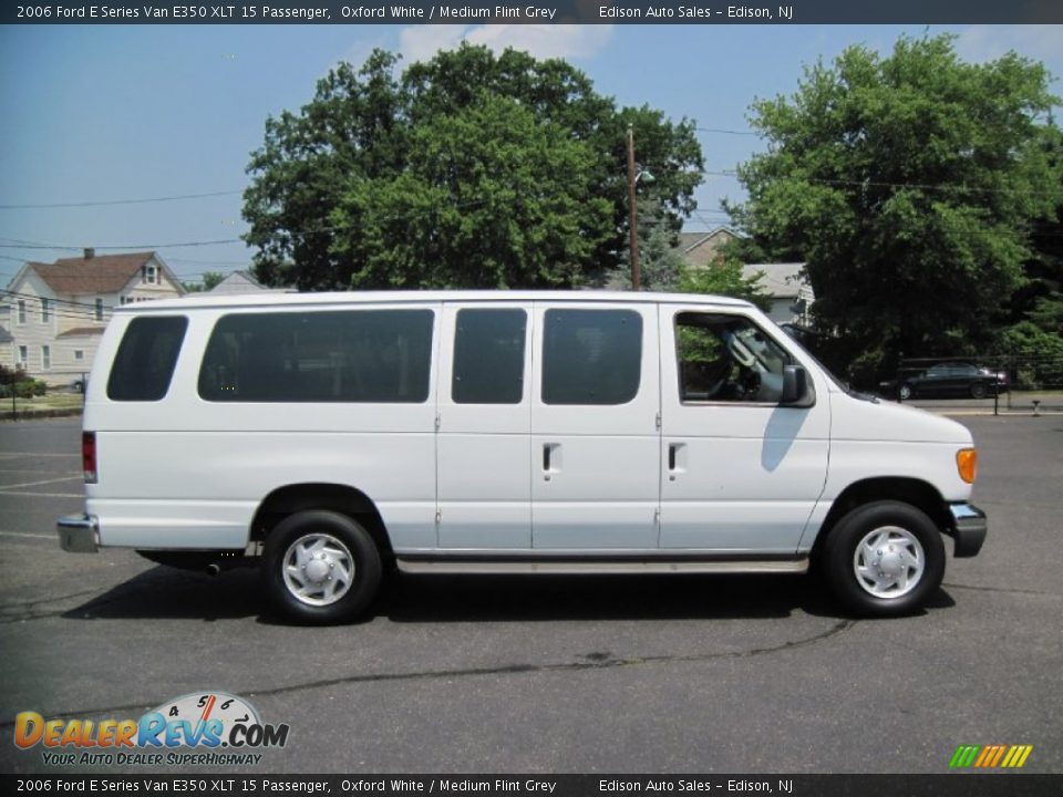 2006 Ford E Series Van E350 XLT 15 Passenger Oxford White / Medium Flint Grey Photo #9