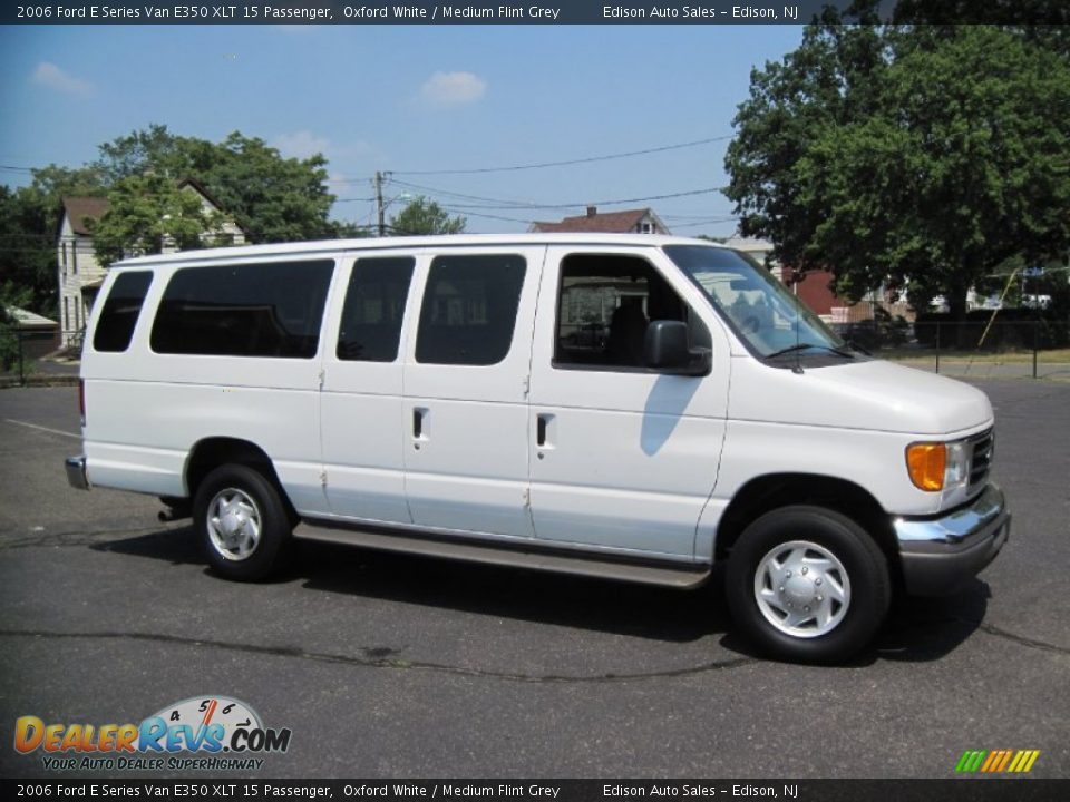 2006 Ford E Series Van E350 XLT 15 Passenger Oxford White / Medium Flint Grey Photo #10