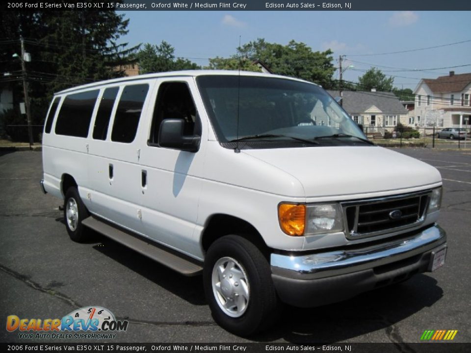 2006 Ford E Series Van E350 XLT 15 Passenger Oxford White / Medium Flint Grey Photo #11