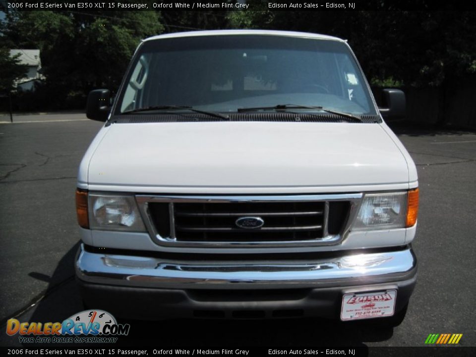 2006 Ford E Series Van E350 XLT 15 Passenger Oxford White / Medium Flint Grey Photo #12