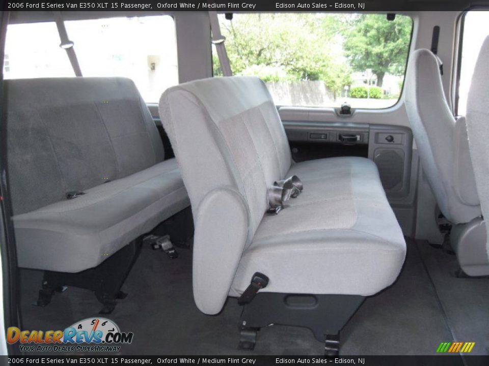 2006 Ford E Series Van E350 XLT 15 Passenger Oxford White / Medium Flint Grey Photo #17