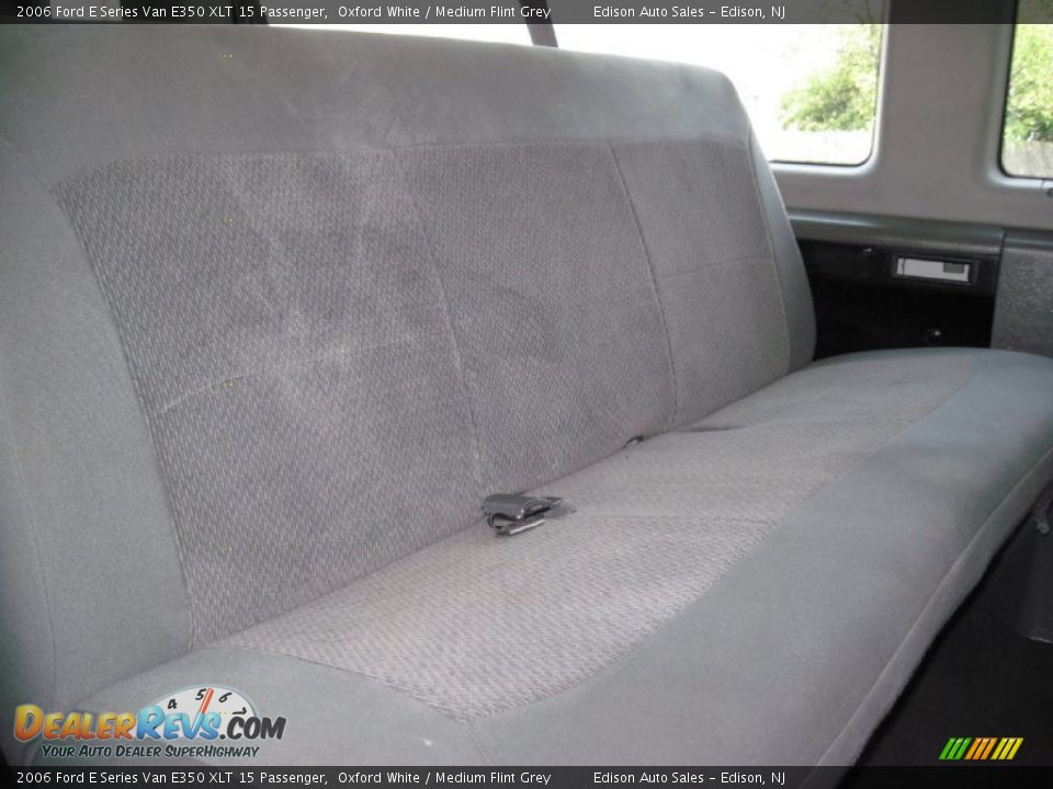 2006 Ford E Series Van E350 XLT 15 Passenger Oxford White / Medium Flint Grey Photo #20