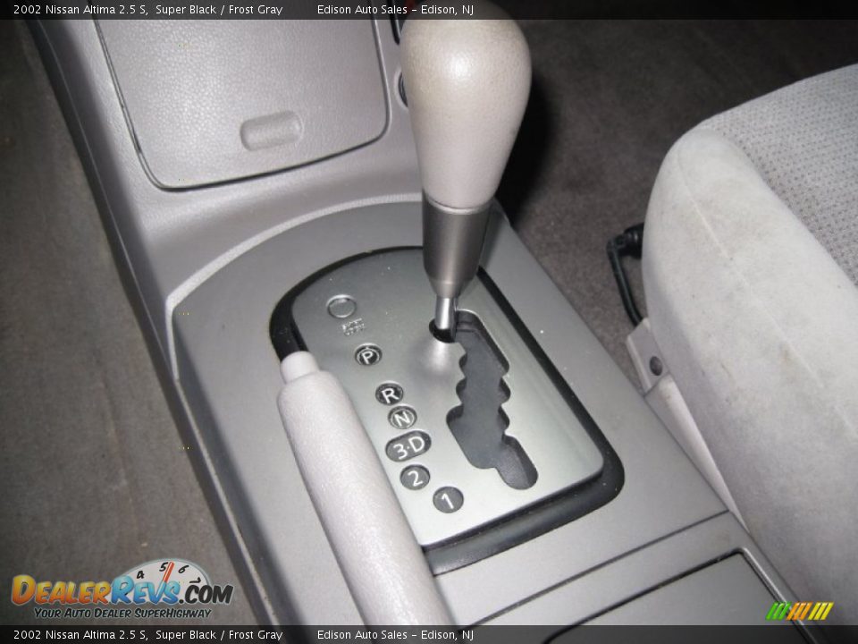 2002 Nissan Altima 2.5 S Super Black / Frost Gray Photo #19