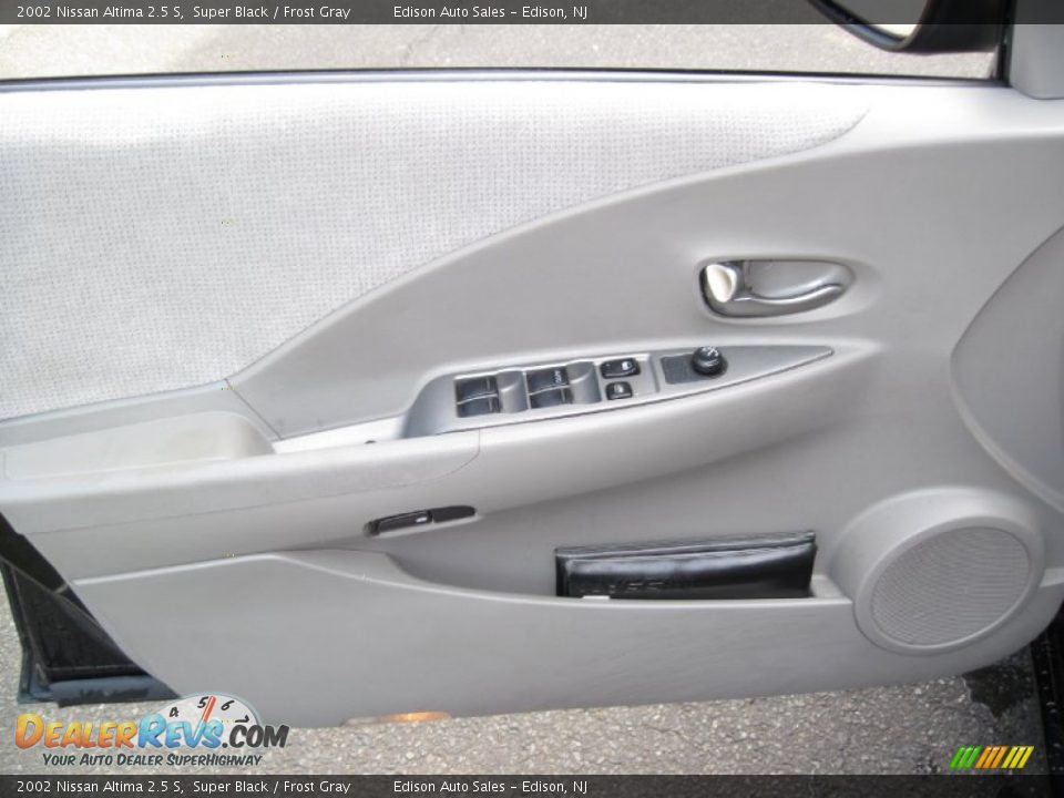 2002 Nissan Altima 2.5 S Super Black / Frost Gray Photo #23