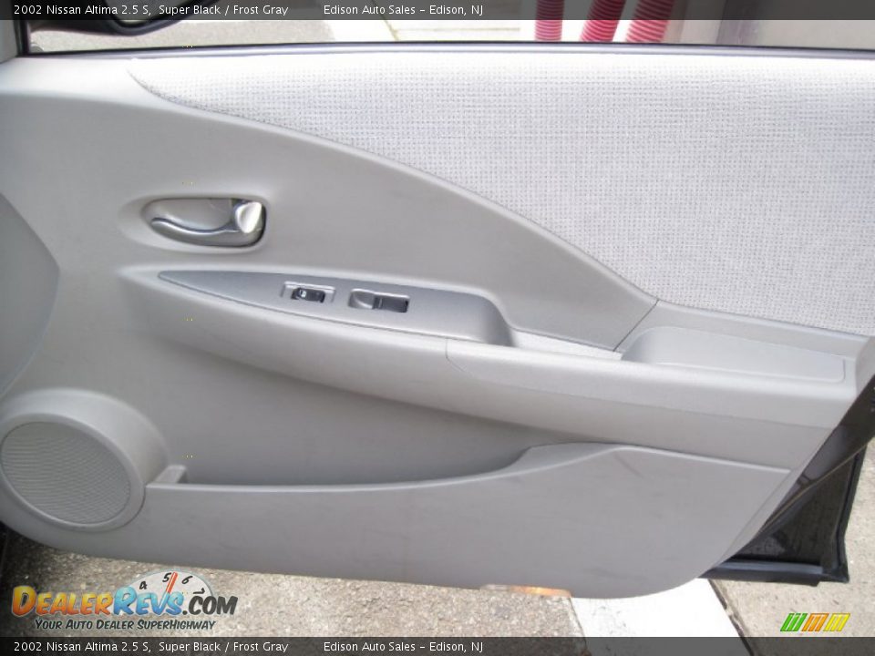 2002 Nissan Altima 2.5 S Super Black / Frost Gray Photo #24