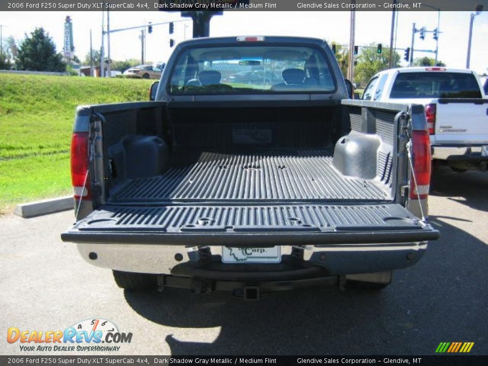 2006 Ford F250 Super Duty XLT SuperCab 4x4 Dark Shadow Gray Metallic / Medium Flint Photo #8